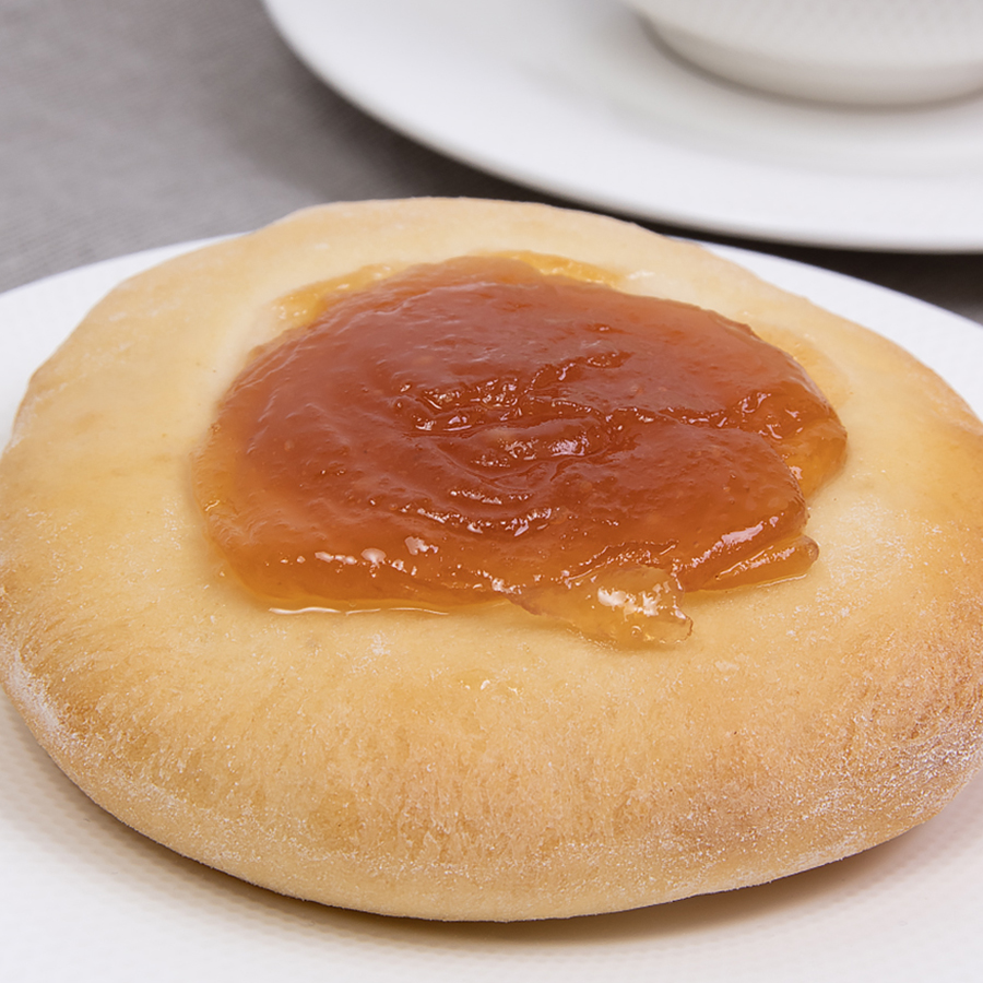 Ватрушка с вишней